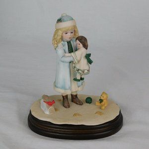 Jan Hagara Signature Collection Heirloom Tradition Holly 1984 H3026 Box Included